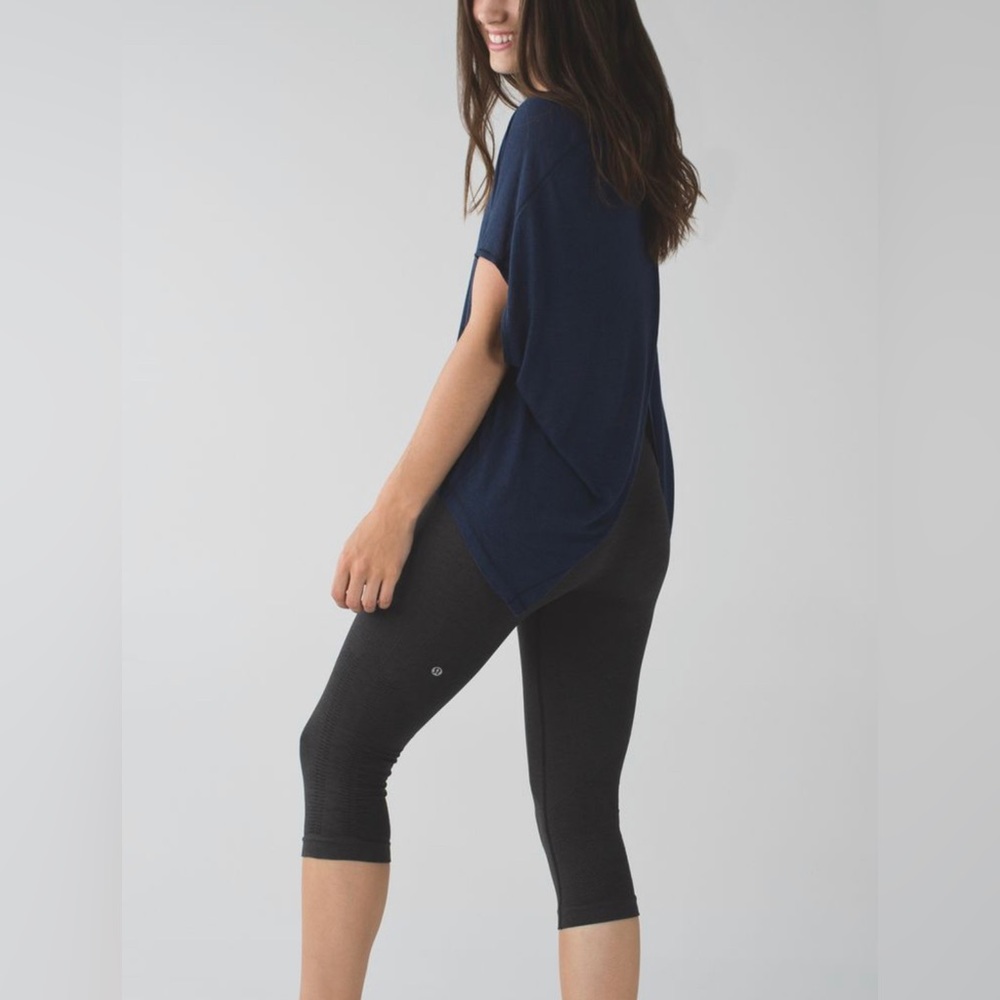 Lululemon In The Flow Crop II leggings in size 6